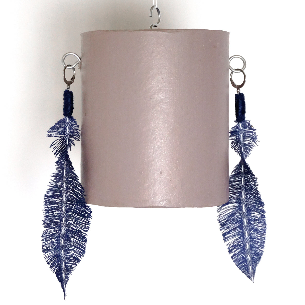 Orecchini con piume di cotone_trattini