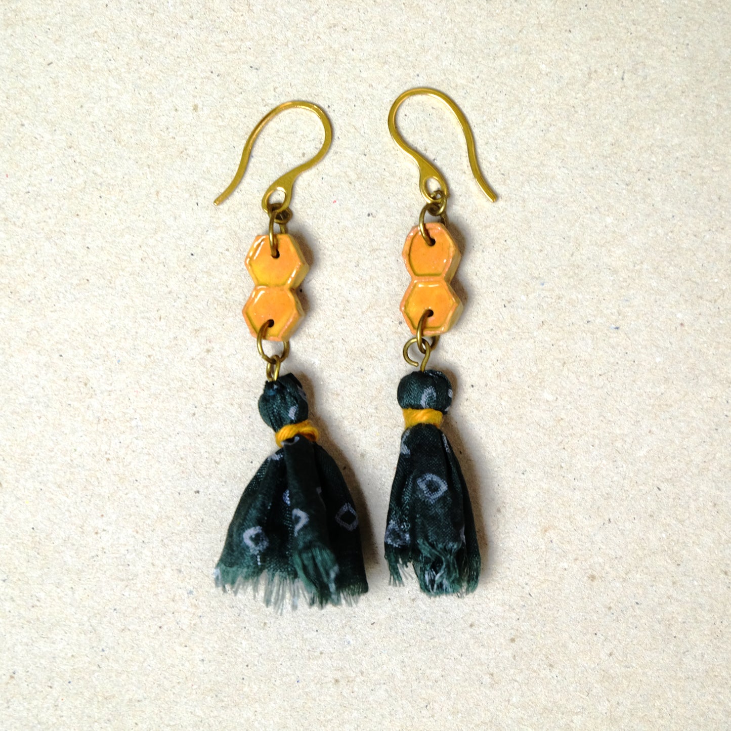 Orecchini con favi d'ape