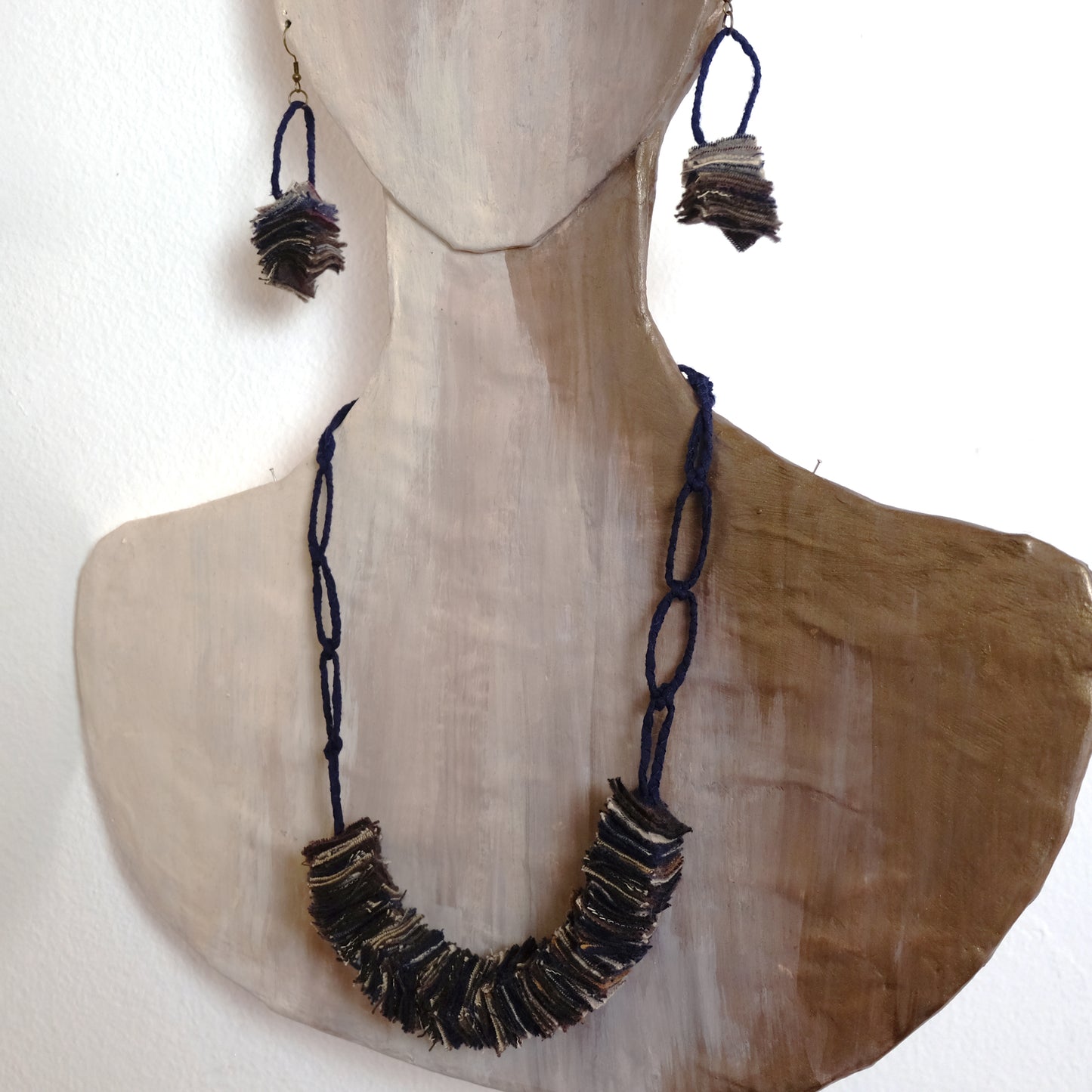 Collana con quadretti in cotone