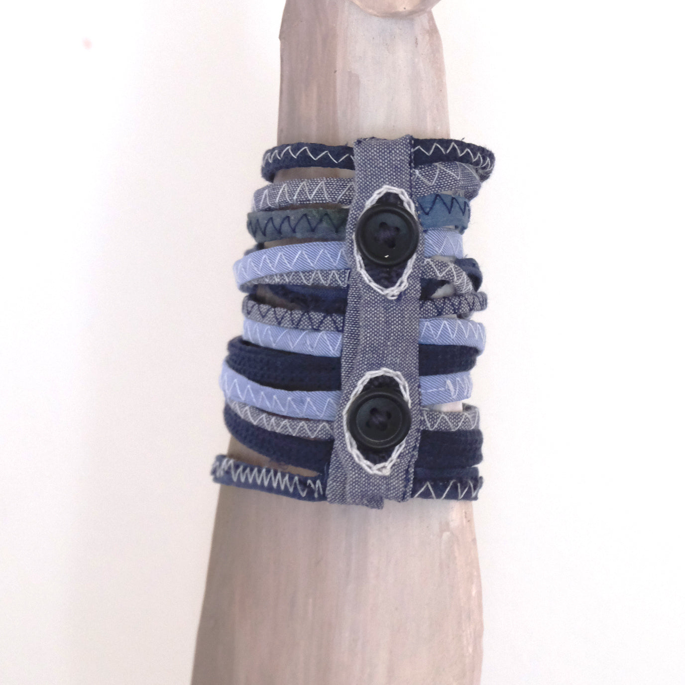 Bracciale in cotone.