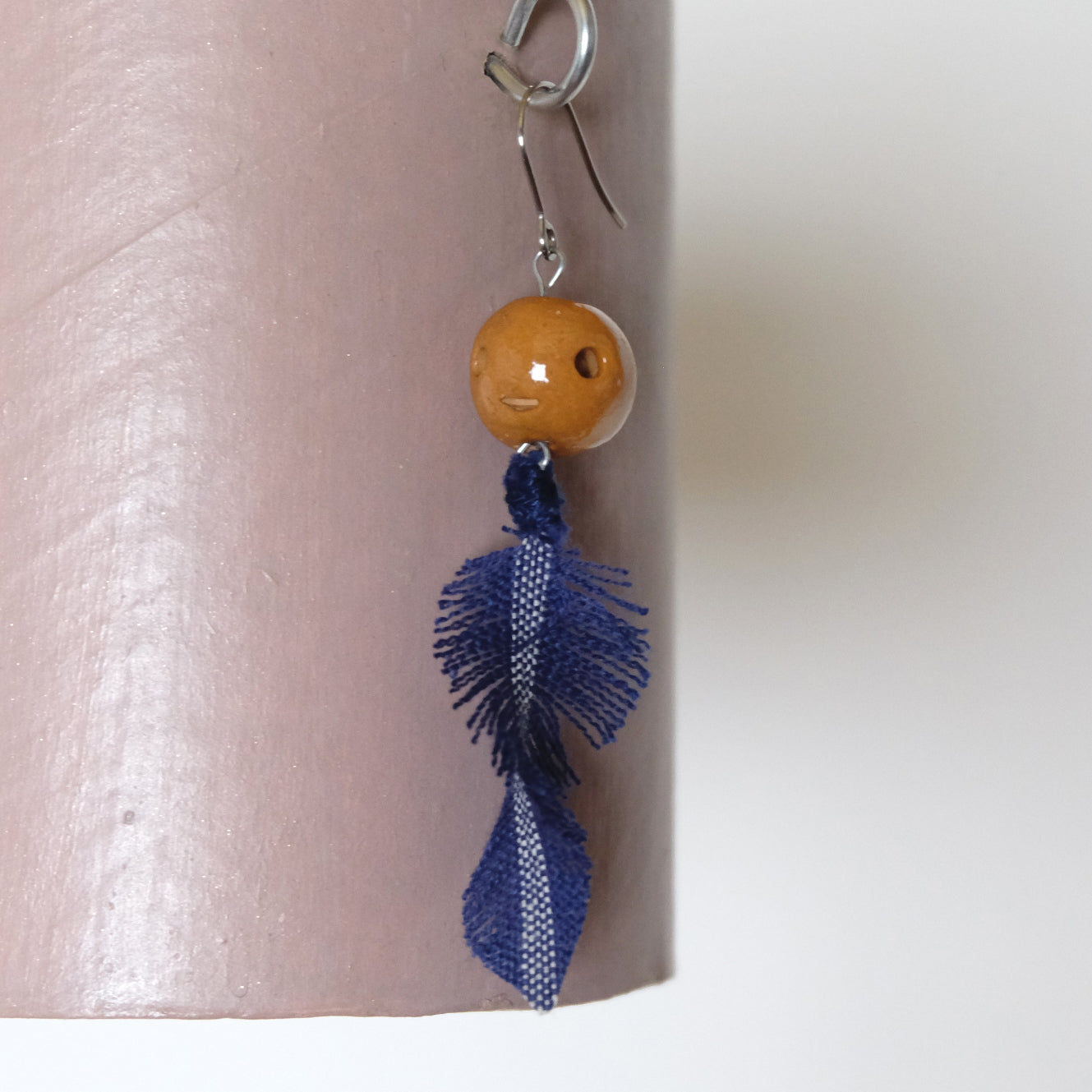 Orecchini in cotone e ceramica