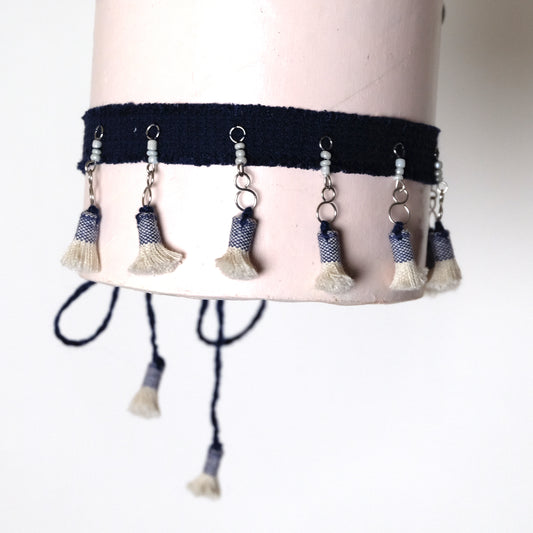 Choker blu con nappe