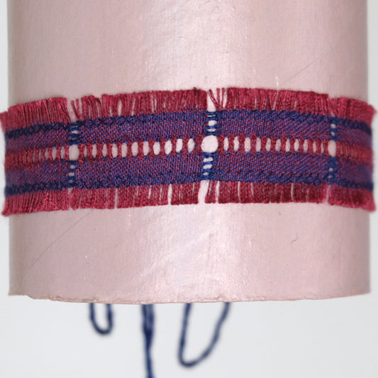 Choker in lino con ricamo punto giorno