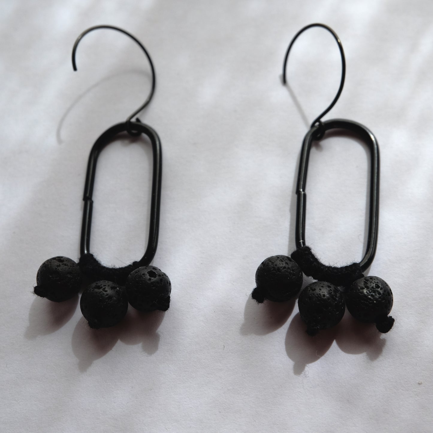 Orecchini con pietra vulcanica