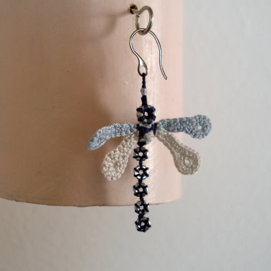 Orecchini uncinetto e bulloni