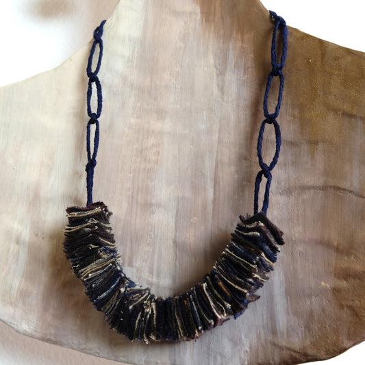 Collana con quadretti in cotone