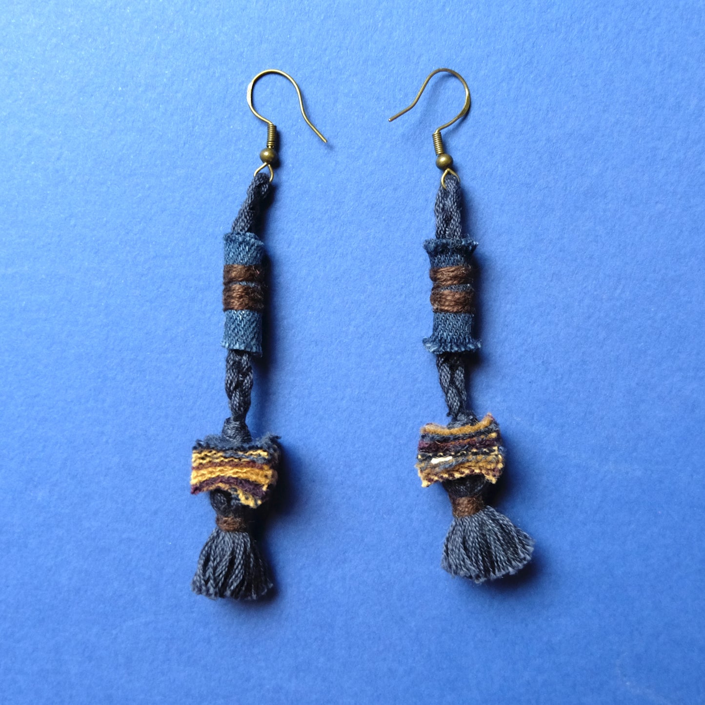 Orecchini in cotone blu/marrone