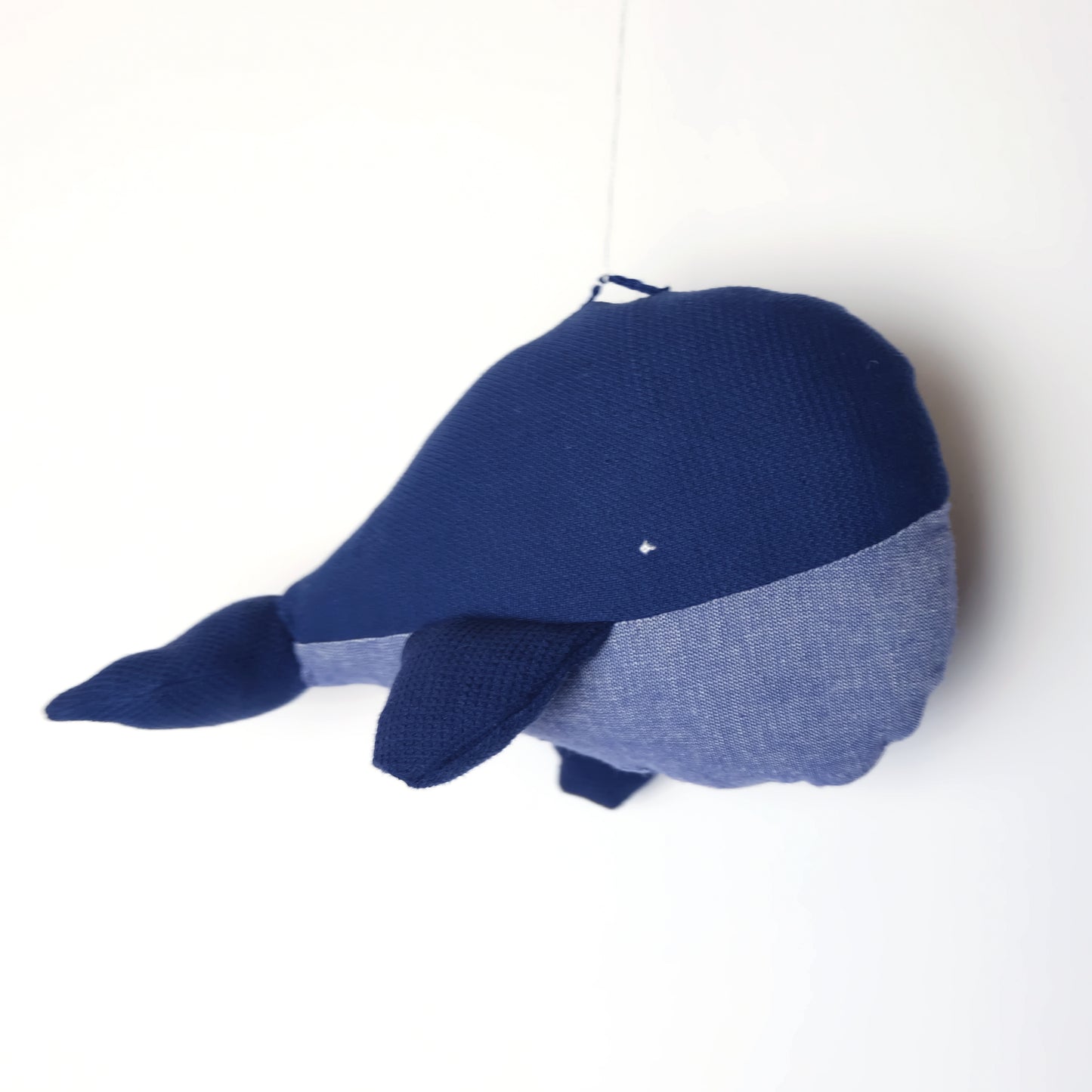 Pupazzo pesce blu panciuto