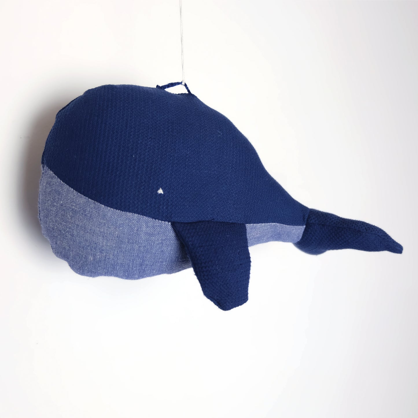 Pupazzo pesce blu panciuto