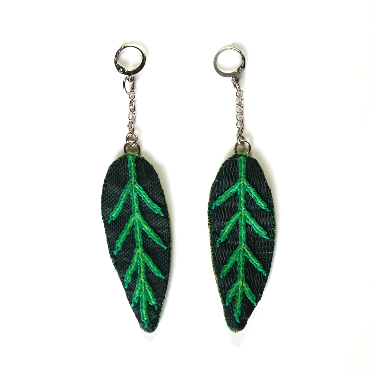 Orecchini ricamati foglia