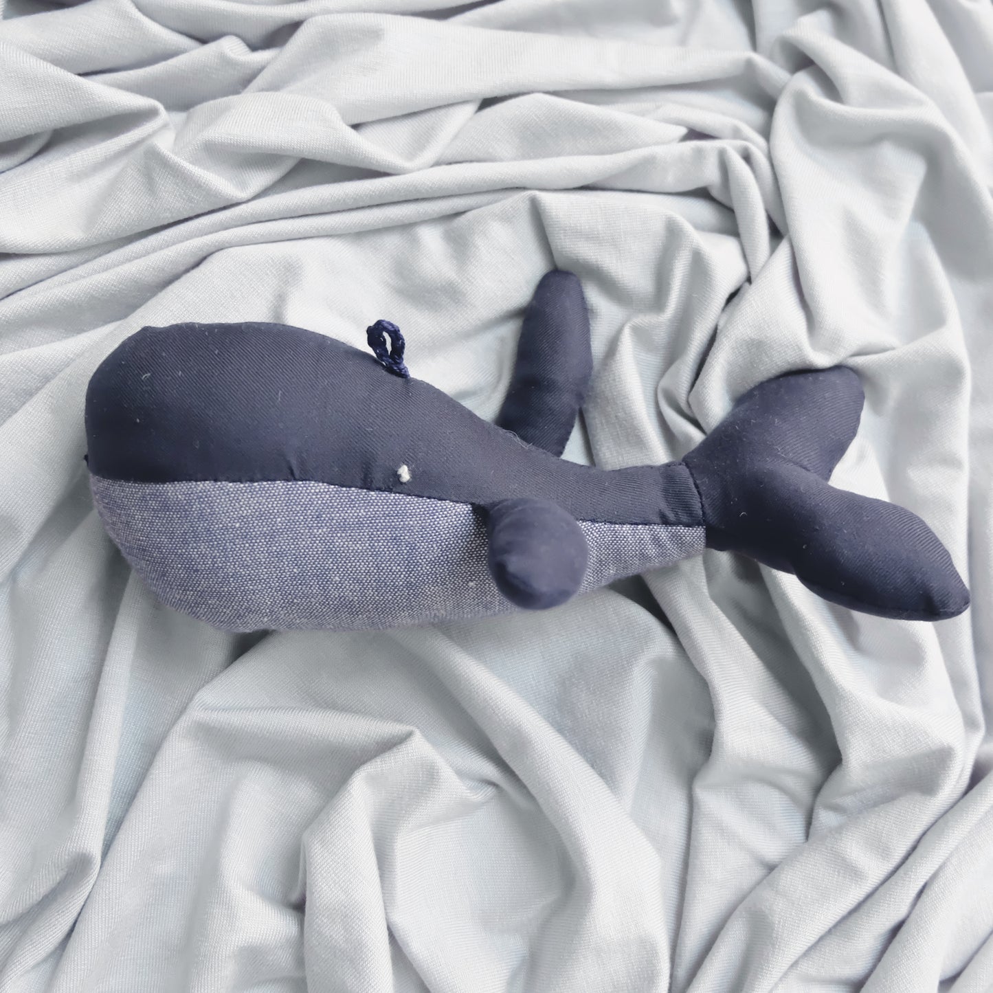 Piccolo pupazzo balena blu